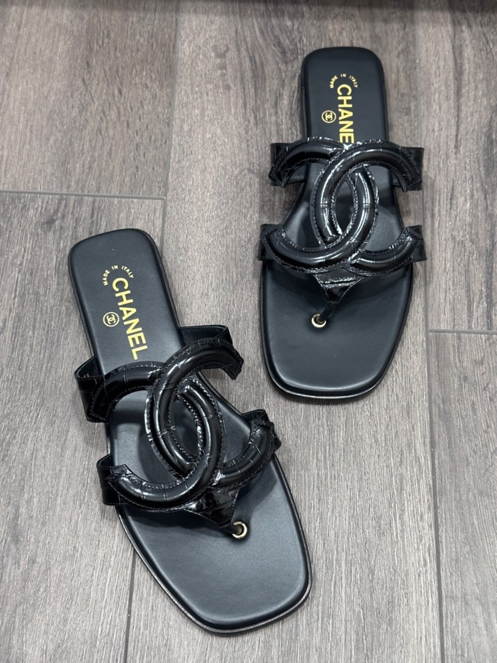 NEW BLAZY CHANEL Black CROC EMBOSSED LARGE CC Logo FLIP FLOP THONG Sandals 40 - Picture 3 of 15